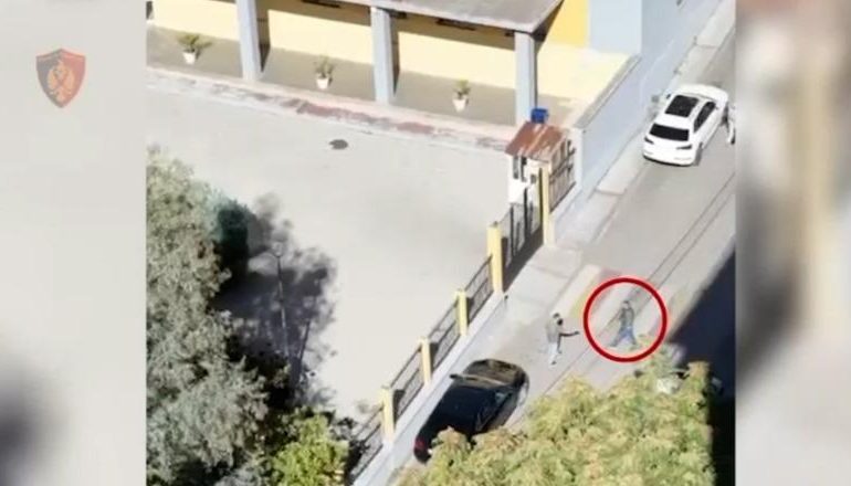 SHISNIN DROGË NË SHKOLLAT E TIRANËS/ Identifikohen 52 shpërndarës! 38 në pranga, 14 në kërkim! Pamjet me dron kur kryejnë shitjet