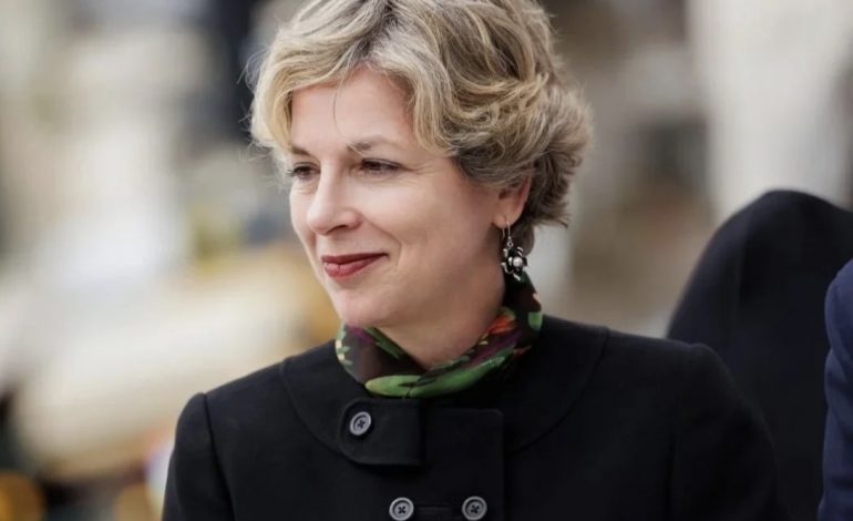LARGOHET MINISTRA E SHËNDETËSISË/ Evis Sala i dorëzon dorëheqjen kryeministrit Rama