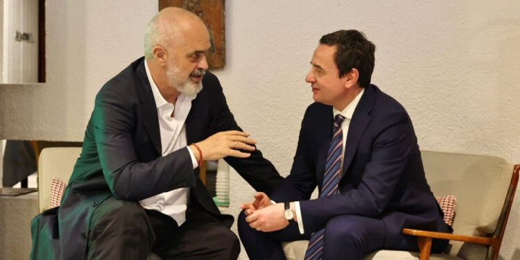 “TË ZBATOJMË MARRËVESHJET DHE TË NISIM…”/ Rama uron Kurtin për mandatin e ri dhe e fton në Tiranë