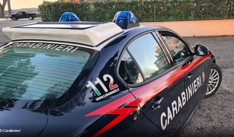 SHERR PËR NJË VAJZË/ 22-vjeçari shqiptar plagos rëndë me thikë marokenin: Do ju vras