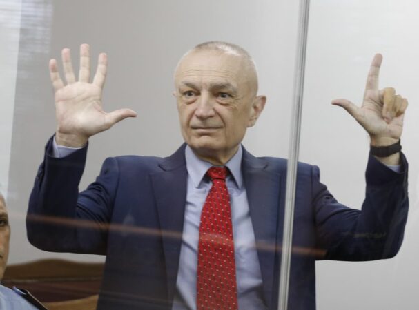 KËRKOI PEZULLIMIN E AFATEVE TË PARABURGIMIT/ Rrëzohet kërkesa për lirimin e Ilir Metës
