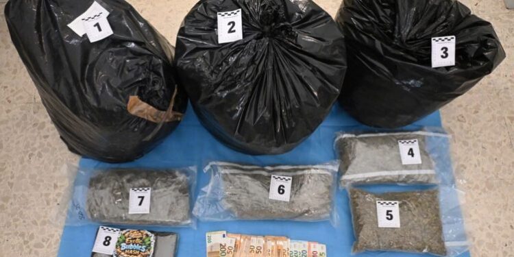 E PËSON KEQ/ 41 kg drogë të fshehura në kompresor, arrestohet shqiptari në Itali