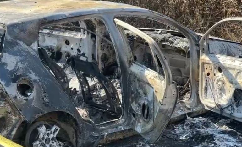 TË SHTËNA ME ARMË NË MAT/ Breshëri me mbi 30 plumba ndaj makinës së familjes që u kthye nga Italia, autorët djegin mjetin në Urakë
