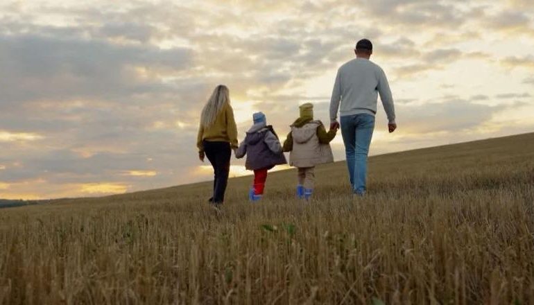 VKM/ Miratohen procedurat e reja për vendosjen e fëmijëve në kujdes alternativ në familje