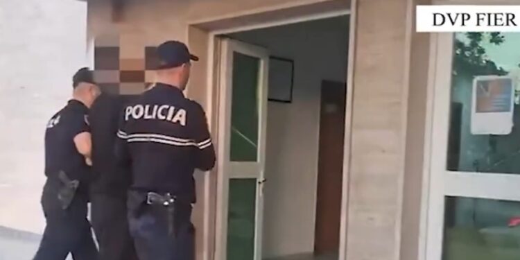 E PËSOJNË KEQ/ Ndezën zjarre që dolën jashtë kontrollit dhe shkaktuan dëme, 3 të arrestuar në Fier dhe Lushnjë