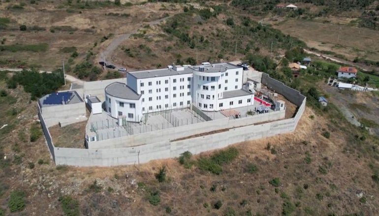 APELI I GJKKO I AKUZOI PËR MASHTRIM NË CALL CENTER/ 4 nëna me fëmijë dërgohen në burg, Gerta Gjoci merr me vete foshnjën 3-muajshe! Kërkojnë shtyrjen e dënimit