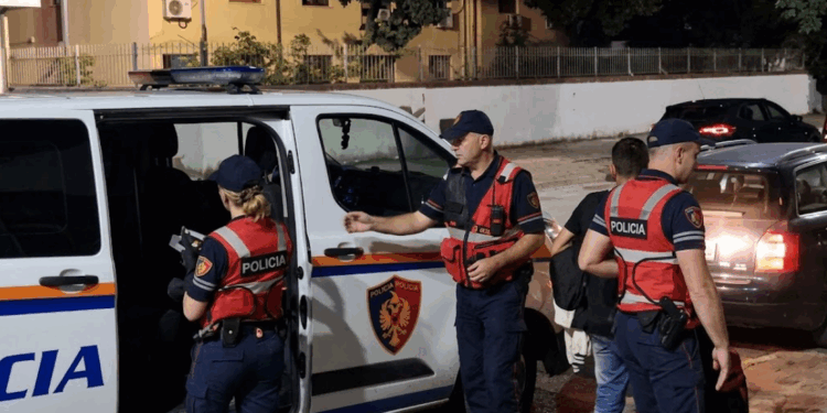 NDODH NË SHKODËR/ Arrestohet 23-vjeçari për transport ilegal emigrantësh drejt Malit të Zi