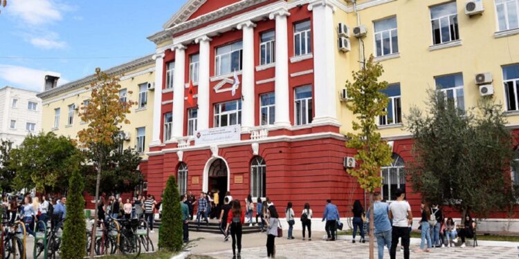 VITI I RI AKADEMIK/ Mbi 20 mijë studentë të regjistruar në raundin e dytë, mundësi zgjedhje deri më 21 tetor
