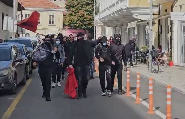 U GODIT ME GUR NË KOKË/ Komandanti i forcave të rendit të Shkodrës në rrezik për jetën