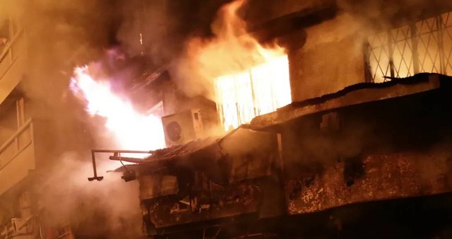 HORROR NË TIRANË/ 35-vjeçari i vë flakën banesës së prindërve të gruas, ndërojnë jetë bashkëshortët